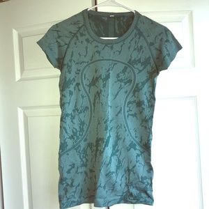 Lululemon swiftly tech short sleeve